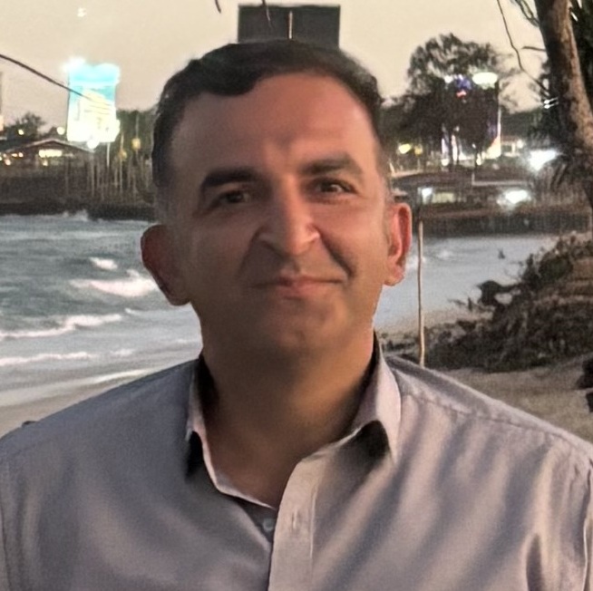 حسین شکروی